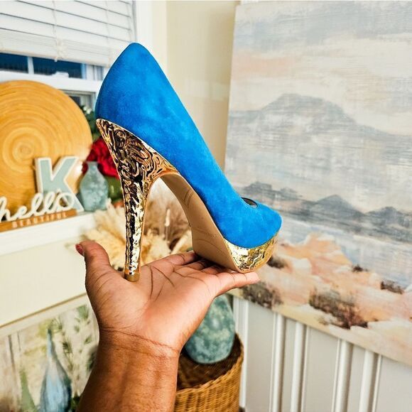 Enzo Angiolino Aqua Blue Suede Leather Sexy Peep Toe Pumps. - Picture 1 of 15